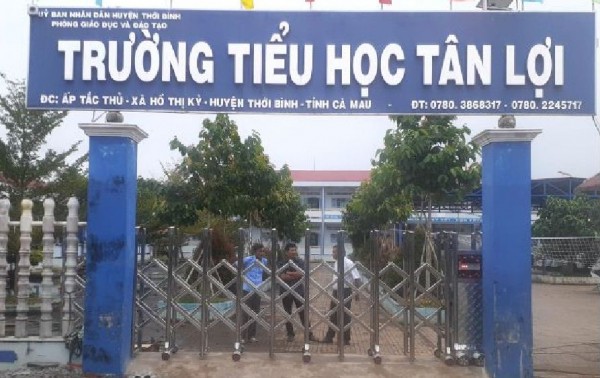 Cổng xếp inox LBSKY- Trúng thầu tại Cà Mau